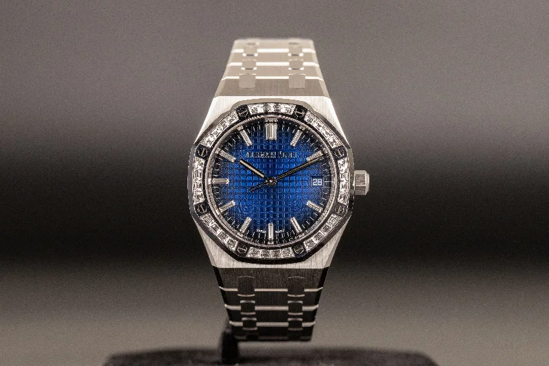 Audemars Piguet<br>77451BC Royal Oak Blue Dial Diamond Bezel